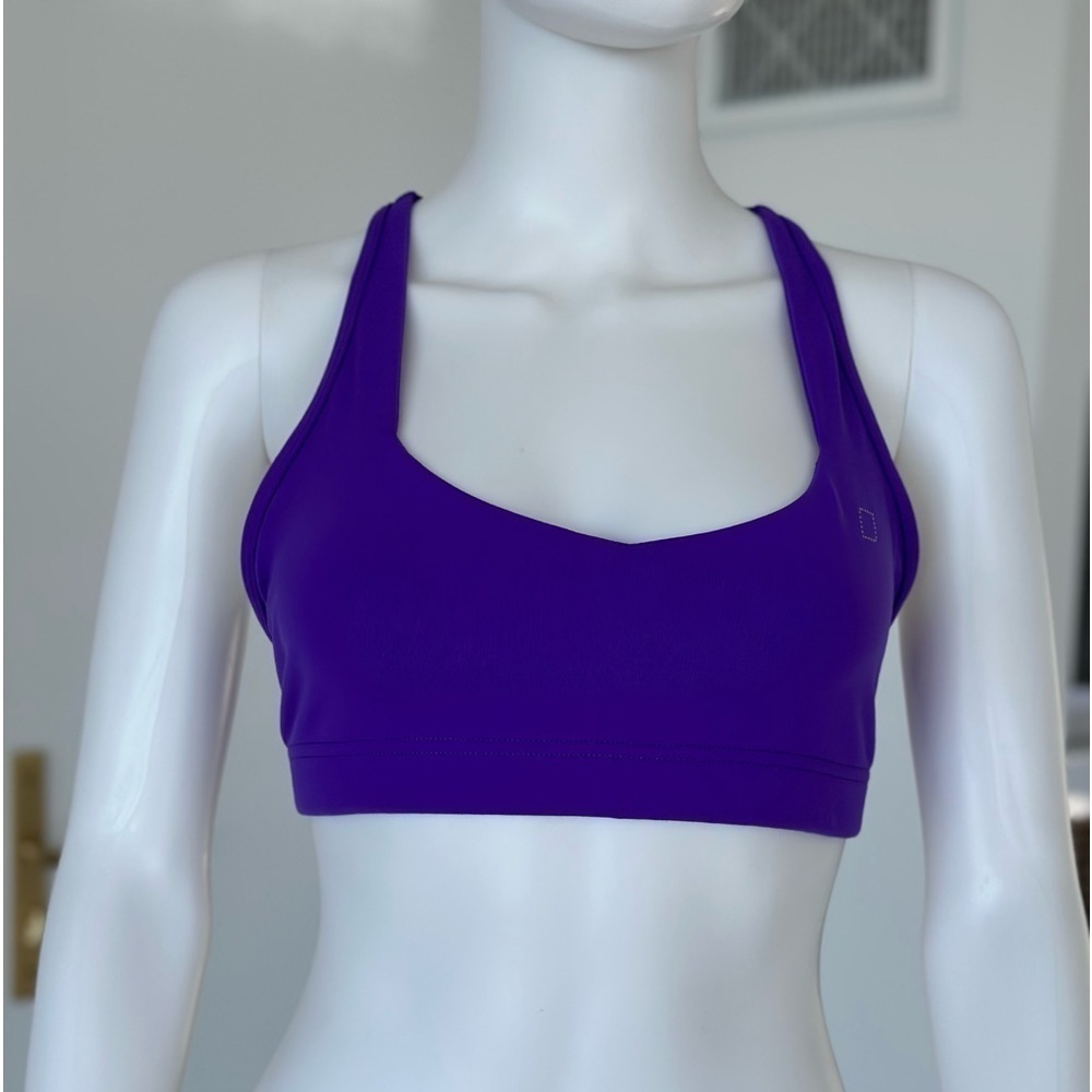 Lorna Jane sports bra size Small purple race back
